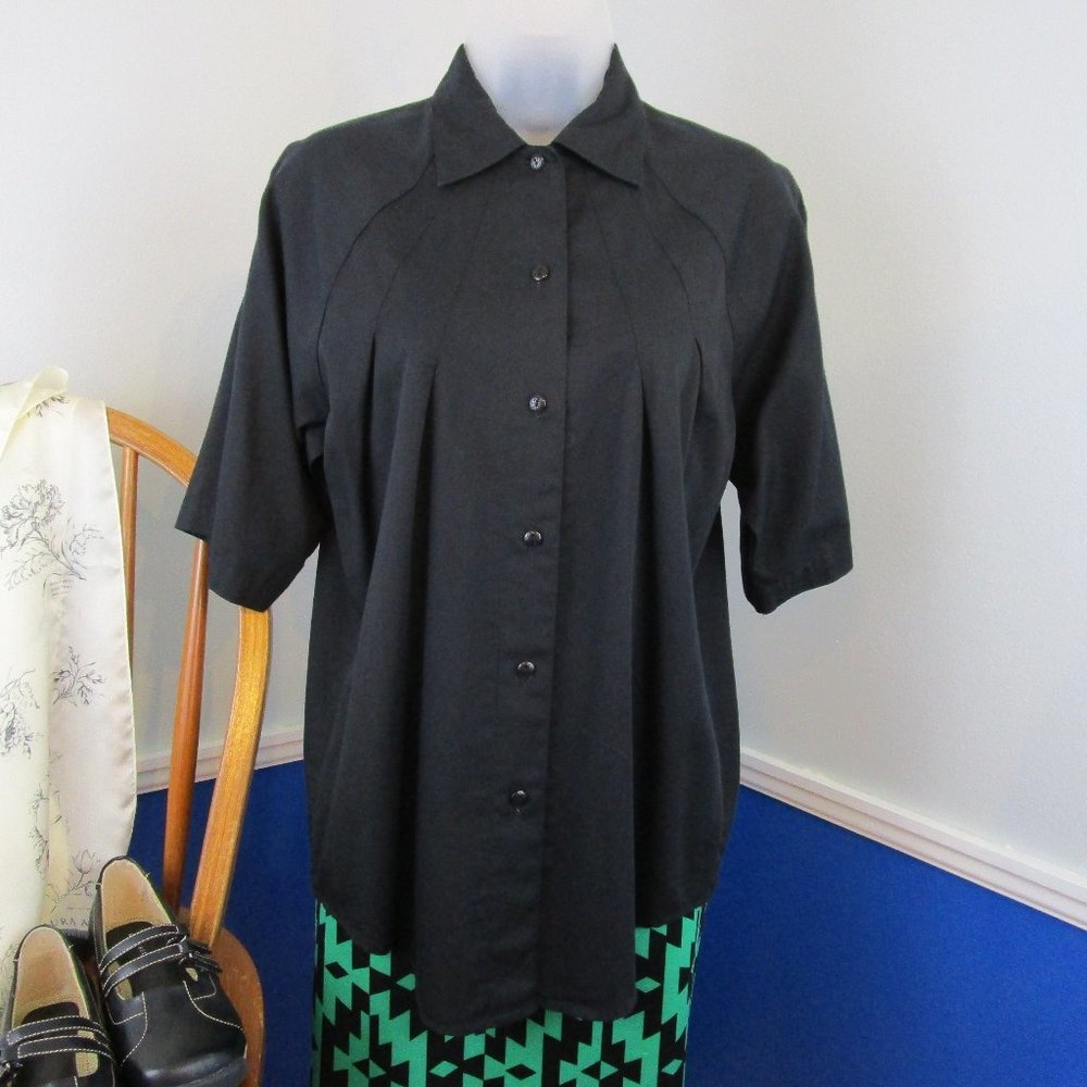 Vintage Woolrich Black Short Sleeve Pleated Blouse